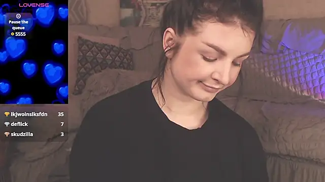 Snapshot of BritneyBarker chatting on 9, 3, 2025 BritneyBarker online show from 9, 3, 2025