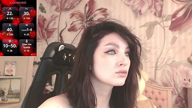 Snapshot of BritneyBarker chatting on 10, 9, 2025 BritneyBarker online show from 10, 9, 2025