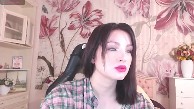 Snapshot of BritneyBarker chatting on 11, 9, 2025 BritneyBarker online show from 11, 9, 2025