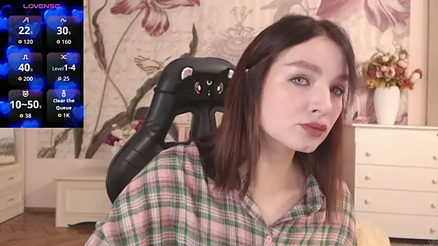 BritneyBarker online show from 18, 11, 2025