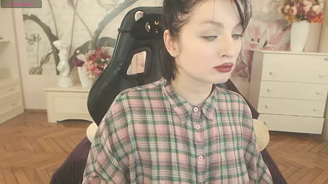 BritneyBarker online show from 19, 4, 2026