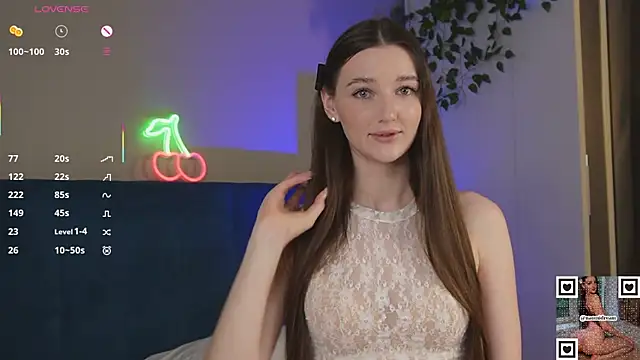 Snapshot of GeorginaDudley chatting on 10, 10, 2025 GeorginaDudley online show from 10, 10, 2025