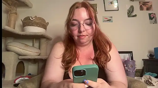 Snapshot of curvycate127 chatting on 7, 5, 2026 curvycate127 online show from 7, 5, 2026