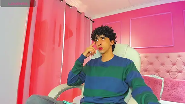 Snapshot of Alezzandro_ chatting on 24, 1, 2025 Alezzandro online show from 24, 1, 2025