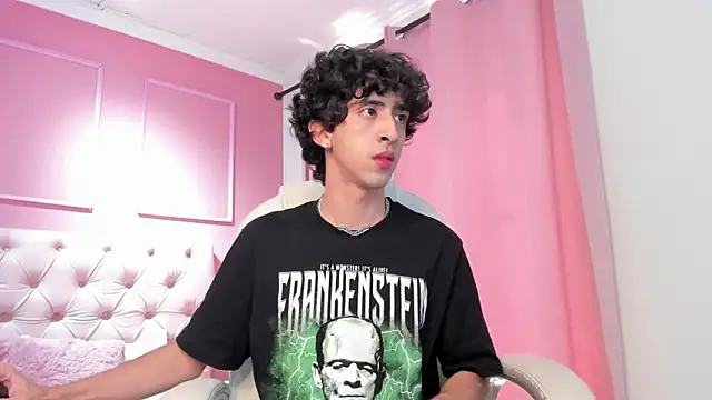 Snapshot of Alezzandro_ chatting on 25, 1, 2025 Alezzandro online show from 25, 1, 2025