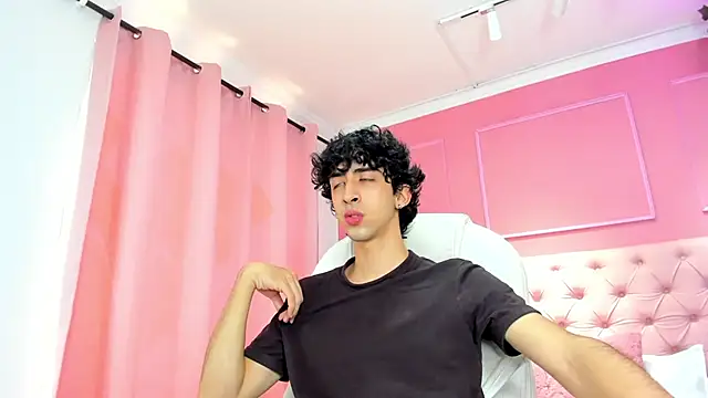 Snapshot of Alezzandro_ chatting on 30, 1, 2025 Alezzandro online show from 30, 1, 2025