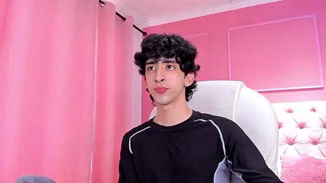 Snapshot of Alezzandro_ chatting on 31, 1, 2025 Alezzandro online show from 31, 1, 2025