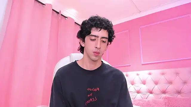 Snapshot of Alezzandro_ chatting on 3, 2, 2025 Alezzandro online show from 3, 2, 2025