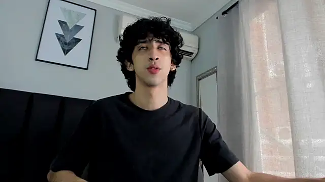 Snapshot of Alezzandro_ chatting on 4, 3, 2025 Alezzandro online show from 4, 3, 2025