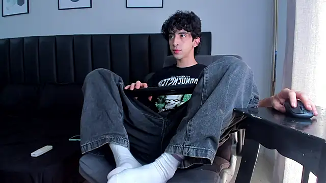 Snapshot of Alezzandro_ chatting on 22, 3, 2025 Alezzandro online show from 22, 3, 2025