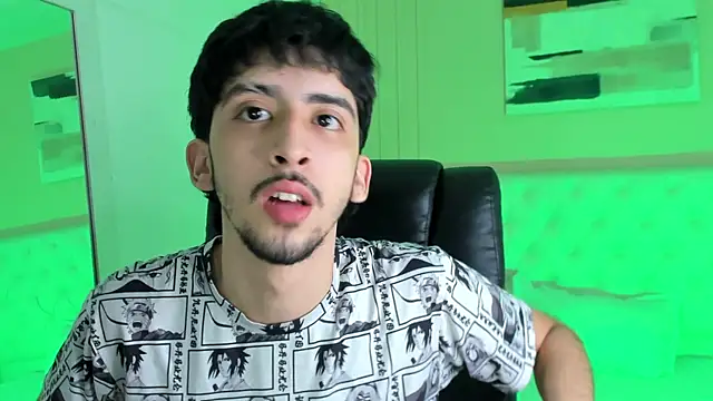 Snapshot of Alezzandro_ chatting on 8, 9, 2025 Alezzandro online show from 8, 9, 2025