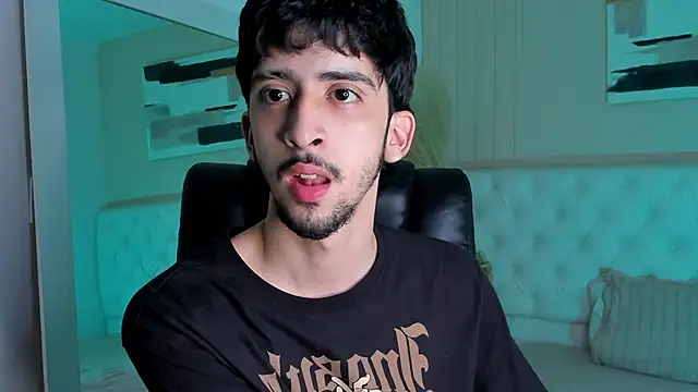 Snapshot of Alezzandro_ chatting on 16, 9, 2025 Alezzandro online show from 16, 9, 2025