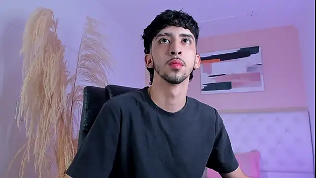 Snapshot of Alezzandro_ chatting on 21, 9, 2025 Alezzandro online show from 21, 9, 2025