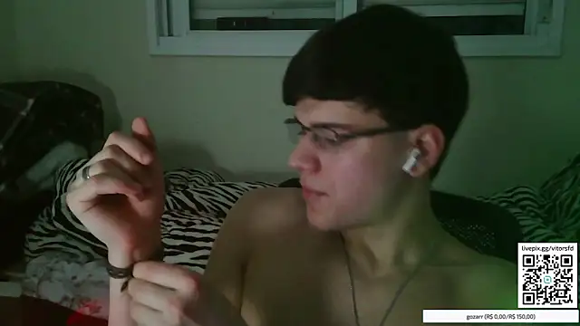 Snapshot of vitorsafado19 chatting on 16, 10, 2025 vitorsafado19 online show from 16, 10, 2025