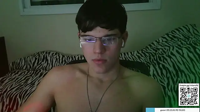 Snapshot of vitorsafado19 chatting on 18, 10, 2025 vitorsafado19 online show from 18, 10, 2025