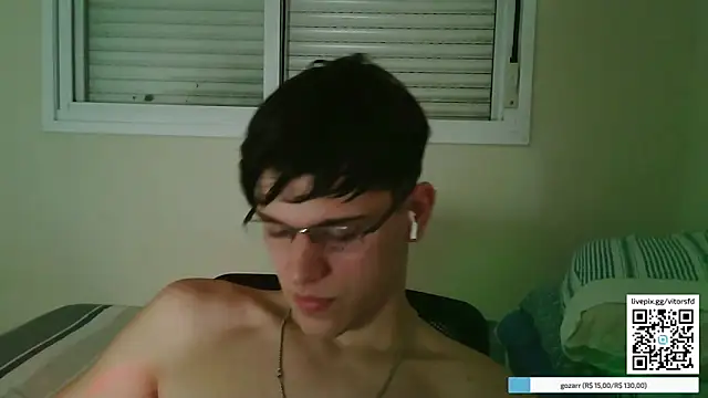 Snapshot of vitorsafado19 chatting on 15, 4, 2026 vitorsafado19 online show from 15, 4, 2026