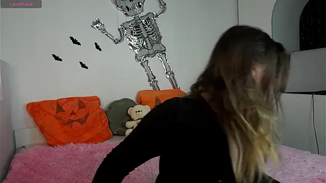 Snapshot of nawuwu chatting on 30, 10, 2025 nawuwu online show from 30, 10, 2025