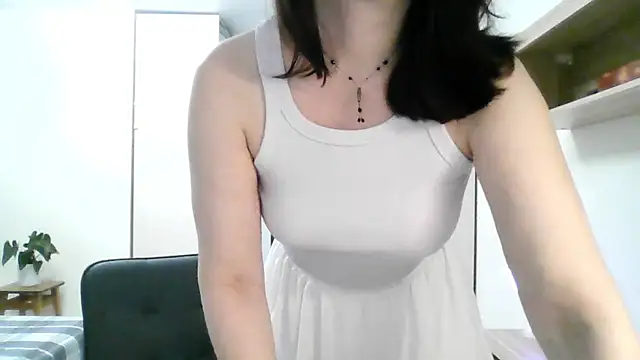 Victoria Glam online show from 21, 3, 2025