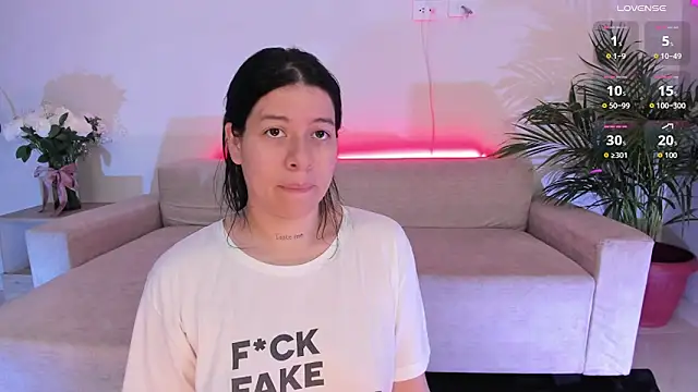 Hannah Jonhson online show from 20, 12, 2025