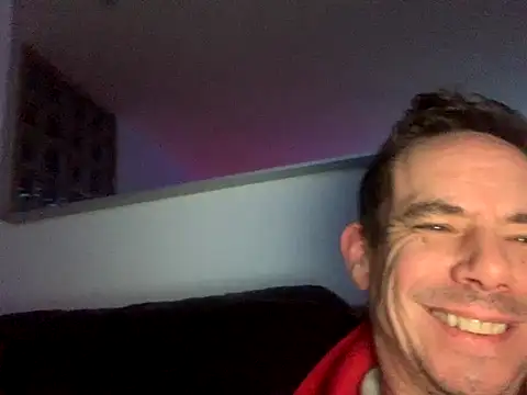 Snapshot of Kenhornu chatting on 19, 11, 2025 Kenhornu online show from 19, 11, 2025