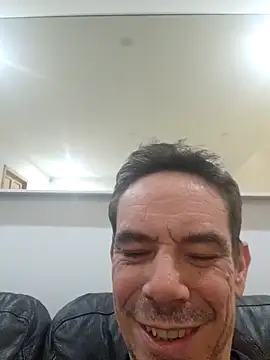 Snapshot of Kenhornu chatting on 28, 11, 2025 Kenhornu online show from 28, 11, 2025