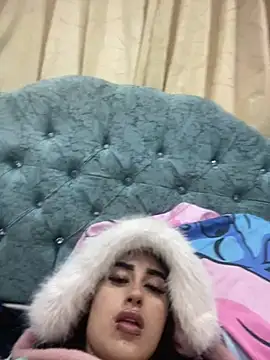 Girl milk7 online show from 17, 3, 2025