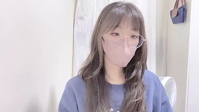 Snapshot of Chu1314 chatting on 28, 11, 2025 Chu1314 online show from 28, 11, 2025