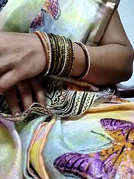 Snapshot of laxmitelugu78 chatting on 11, 3, 2025 laxmitelugu78 online show from 11, 3, 2025