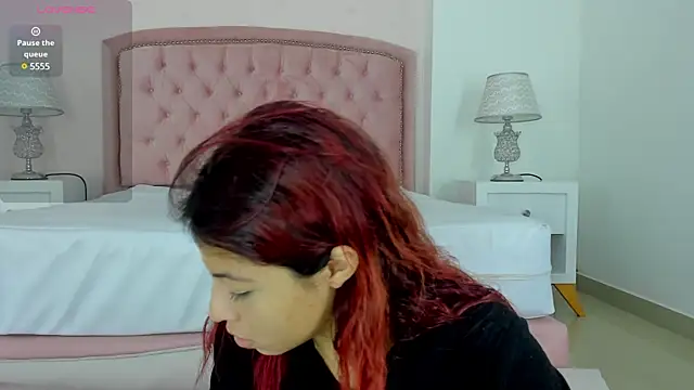 Kendall  Fox online show from 10, 2, 2025