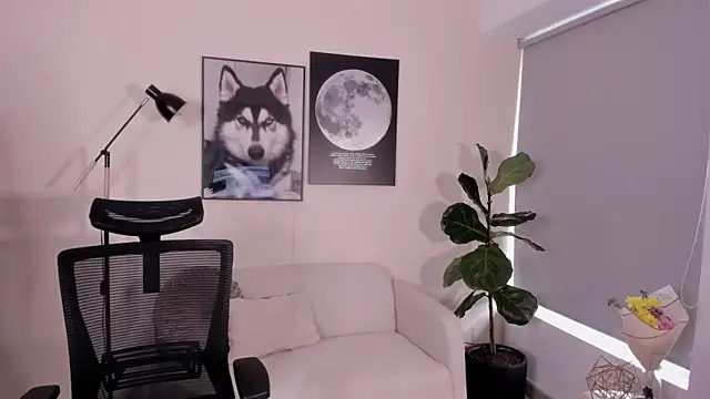 Snapshot of LairaScott chatting on 29, 11, 2025 LairaScott online show from 29, 11, 2025