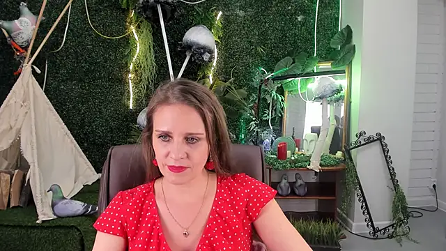 EmiliaBedy online show from 1, 2, 2025