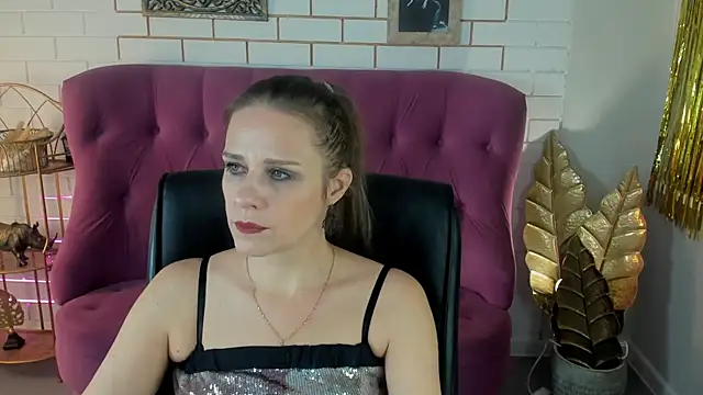 EmiliaBedy online show from 2, 2, 2025