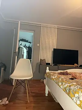 bunnythetailor online show from 2, 2, 2025