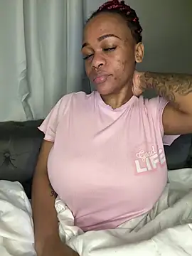 Snapshot of Boneca25 chatting on 8, 7, 2026 Boneca25 online show from 8, 7, 2026