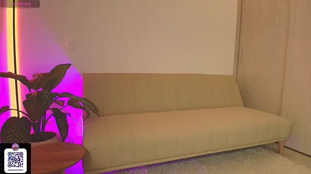 Snapshot of Mara_Santoro chatting on 7, 11, 2025 Mara Santoro online show from 7, 11, 2025