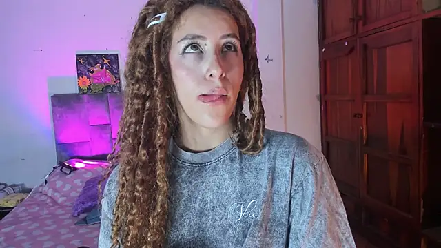 Snapshot of Isangel_ chatting on 29, 9, 2025 Isangel online show from 29, 9, 2025