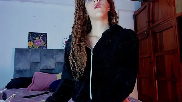 Snapshot of Isangel_ chatting on 30, 9, 2025 Isangel online show from 30, 9, 2025