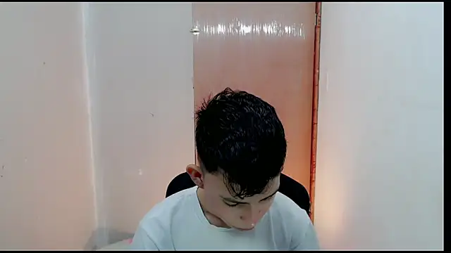 Snapshot of Alexxx_lov chatting on 6, 2, 2025 Alexxx lov online show from 6, 2, 2025