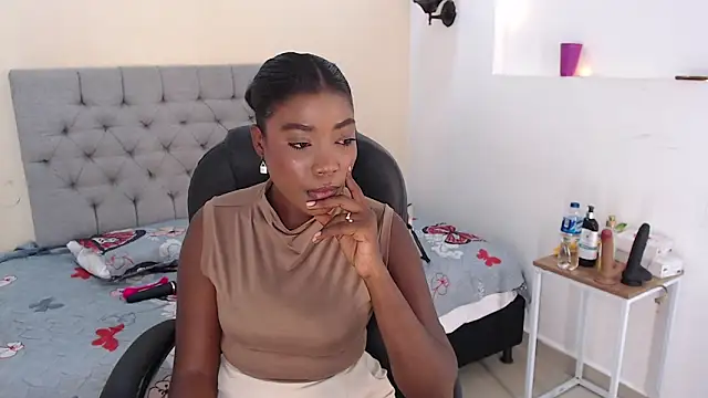 Dakkota Fox online show from 6, 11, 2025