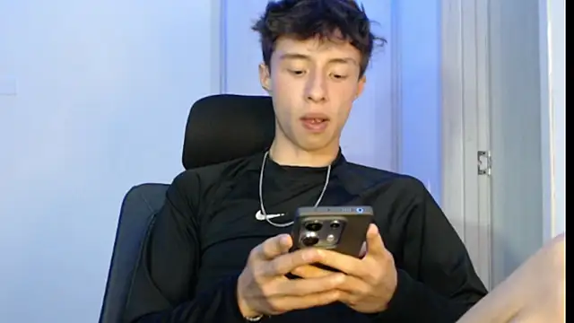 Snapshot of Juanmres chatting on 18, 10, 2025 Juanmres online show from 18, 10, 2025