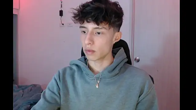 Snapshot of Juanmres chatting on 26, 11, 2025 Juanmres online show from 26, 11, 2025