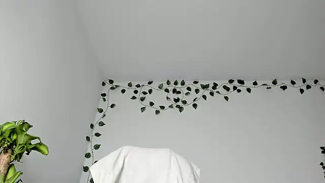 viankaa miller online show from 9, 3, 2025