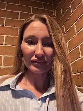 Snapshot of Sweet_Pussy2024 chatting on 5, 2, 2025 Sweet Pussy2024 online show from 5, 2, 2025