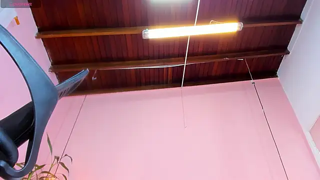 SamanthaMilann online show from 8, 3, 2026