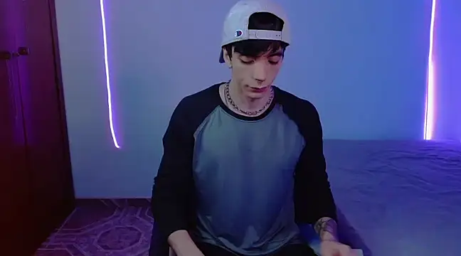 H3ll B0I online show from 17, 2, 2025