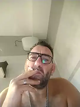 Snapshot of Hardasanut chatting on 31, 10, 2025 Hardasanut online show from 31, 10, 2025