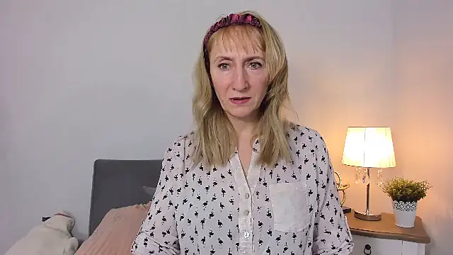 Snapshot of MargaretMilf69 chatting on 6, 3, 2025 MargaretMilf69 online show from 6, 3, 2025