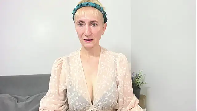 Snapshot of MargaretMilf69 chatting on 27, 9, 2025 MargaretMilf69 online show from 27, 9, 2025