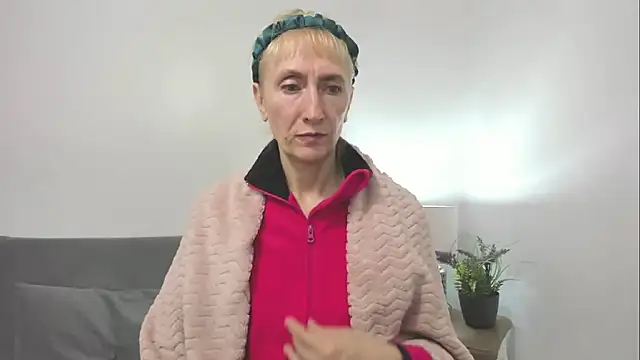 Snapshot of MargaretMilf69 chatting on 14, 10, 2025 MargaretMilf69 online show from 14, 10, 2025