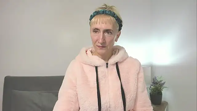 Snapshot of MargaretMilf69 chatting on 16, 10, 2025 MargaretMilf69 online show from 16, 10, 2025